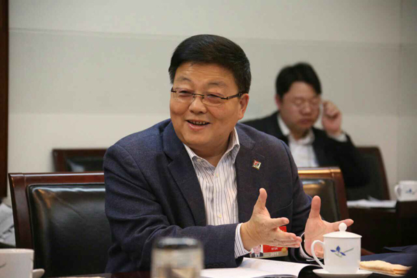 肖伟接受《人民日报》采访：进一步改进药品集中采购管理机制