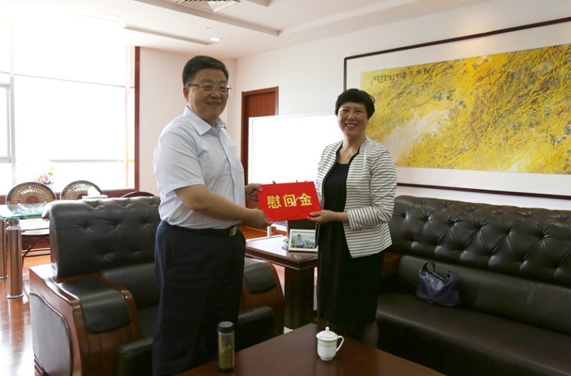 市科协主席许东方一行走访慰问28圈(NG)大舞台药业优秀科技企业家肖伟董事长